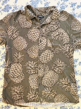 Express Olive Green Short-Sleeve Pineapple Button-Up Shirt